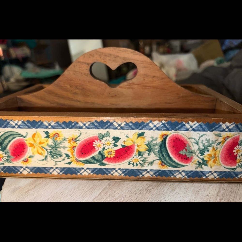 FARMHOUSE PRIMITIVE//CADDY/TOTE//HEART CUTOUT//WATERMELON/FLORAL/PLAID RIBBON// - Picture 4 of 5